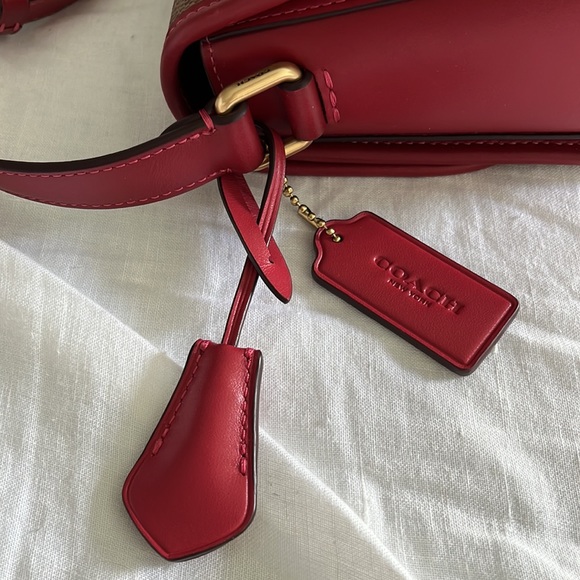 SOLD Coach Studio Heart Bag Valentines Day Exclusive - Picture 5 of 7